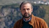 Mascaria su Rai 1, la storia del costruttore che si è ribellato alla mafia: quando va in onda