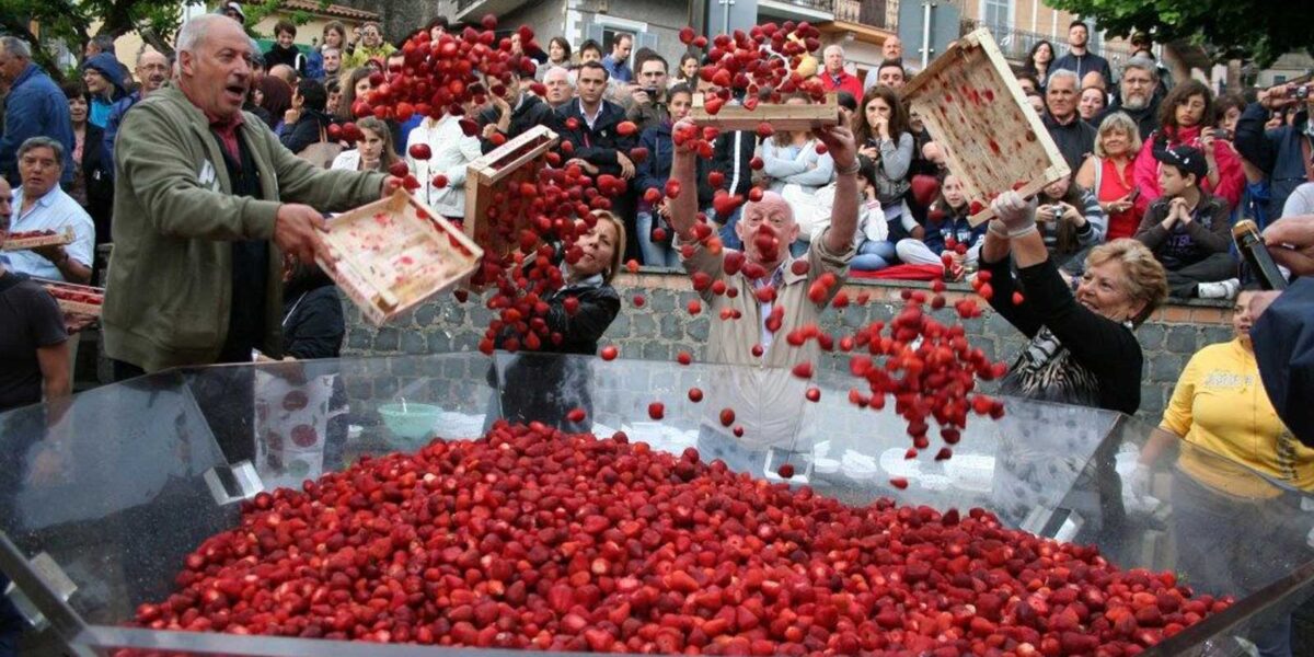 La sagra delle fragole di Nemi