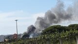 Ardea, fiamme ad una baracca a Montagnano: colonna di fumo nera sui Castelli Romani