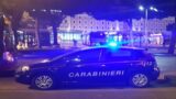 Roma, rapina a Termini: ‘Dammi l’incasso’ e sfonda il bancone con calci e pugni