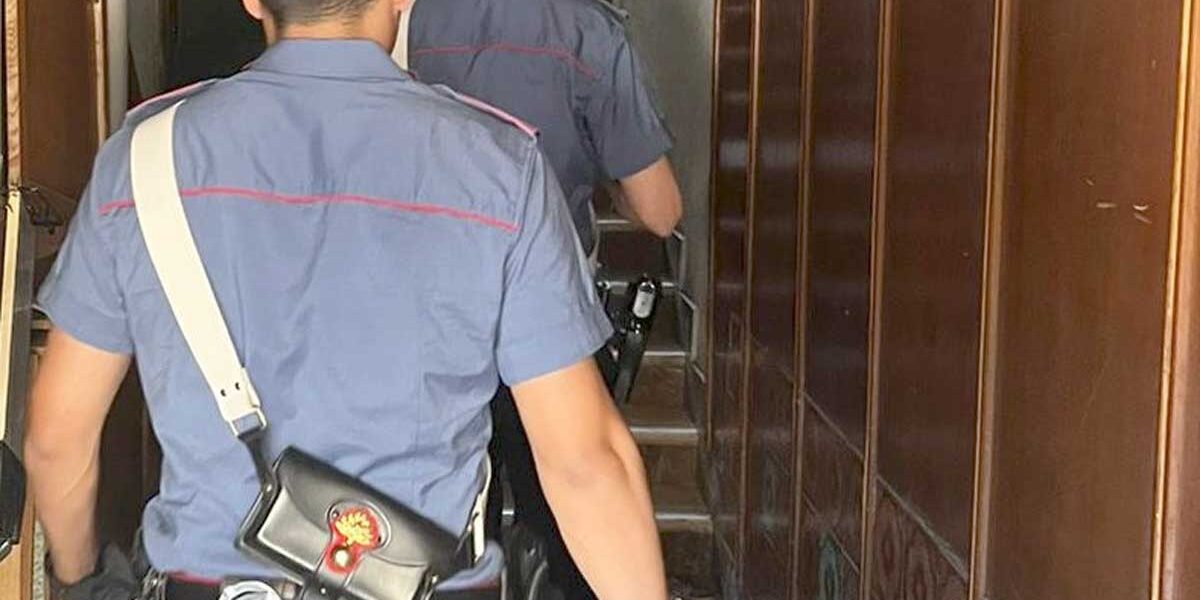 I Carabinieri in azione a Cinecittà, quartiere di Roma