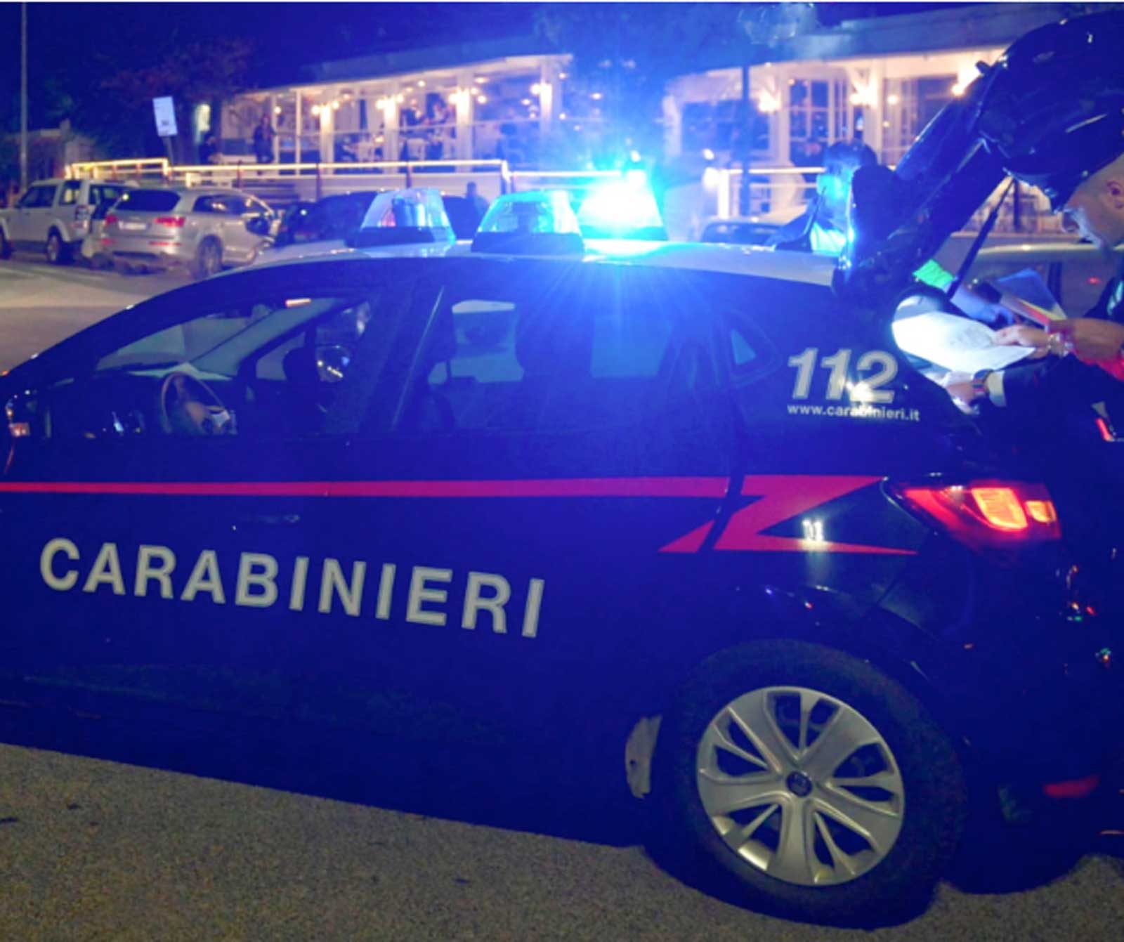 Carabinieri, pattuglia in servizio a Roma