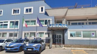 “Il tuo cliente ci deve 30 mila euro”, avvocato sequestrato e picchiato: fuga sulla Pontina da Terracina a Nettuno