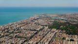 Ostia, va troppo piano in auto: incastrato il ladro incubo dei turisti