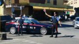 Ladri di alcolici: in fuga con 35 bottiglie, il colpo nel supermercato a San Cesareo