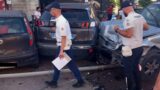 Anzio, armato e positivo agli esami tossicologici prende in pieno un’auto, poi fa strike contro le vetture in sosta: madre e figlia in codice rosso