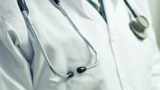 Roma, il figlio muore in ospedale e lei dona i suoi organi: ‘Voglio essere l’ultima mamma al mondo a provare questo dolore’