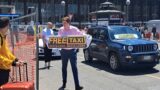 Taxi a Termini offre corse gratuite, l’insolita protesta dei Radicali (foto)