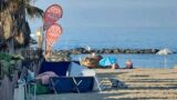 Ostia, spiagge libere occupate da tendopoli abusive: residenti contro il Sindaco Gualtieri