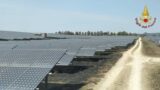 Incendio lambisce il mega-parco fotovoltaico dei Castelli Romani, tra Lanuvio e Ariccia