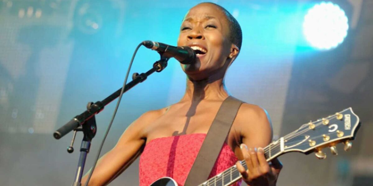 La cantante Rokia Traorè, in un recente concerto a Fiumicino