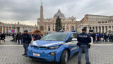 Roma: si finge prete per entrare in piazza San Pietro, arrestato 49enne polacco ricercato dal 2015