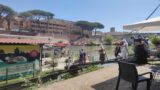 Roma: 400 anziani in battello sul Tevere contro il caldo e la solitudine