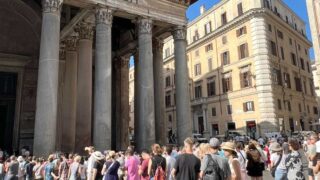 Pantheon, biglietto da 5 a 7 euro da luglio: pagheranno solo i turisti, accesso gratis per i  romani