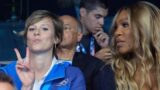 Federica Pellegrini accanto a Serena Williams in tribuna, ma la tennista non la riconosce: il ‘siparietto’ alle Olimpiadi