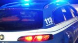 Latina, prende in pieno la rotatoria e si schianta sul muretto: morto centauro di 48 anni