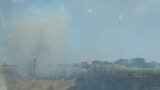 Torvaianica, scoppia un incendio a ridosso di un deposito giudiziario (FOTO)