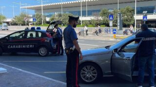 Fiumicino, controlli dei carabinieri a tassisti e NCC: sanzioni per oltre 10 mila euro e 3 denunce