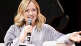 Meloni si autopromuove: “Impossibile fare di più. Mi dovrò imporre qualche giorno di riposo”