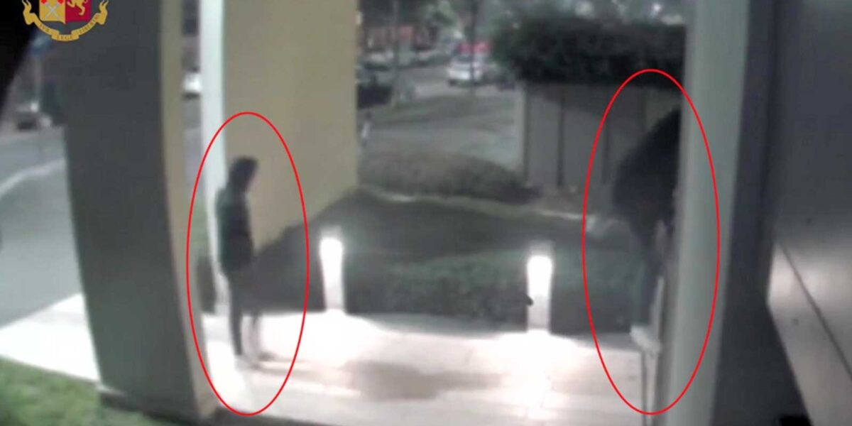 Un ladro che entra nel condominio dell'Esquilino a Roma