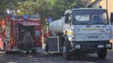 Maxi incendio a Torre Spaccata, ustionati gravi 3 volontari di protezione civile e un vigile del fuoco