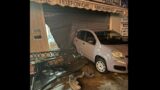 Roma, ‘spaccata’ nel bar, ma restano incastrati con l’auto: in fuga senza bottino (FOTO)
