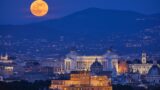 Superluna blu 19 agosto: spettacolo in cielo accompagnato dalle stelle cadenti, come vederlo