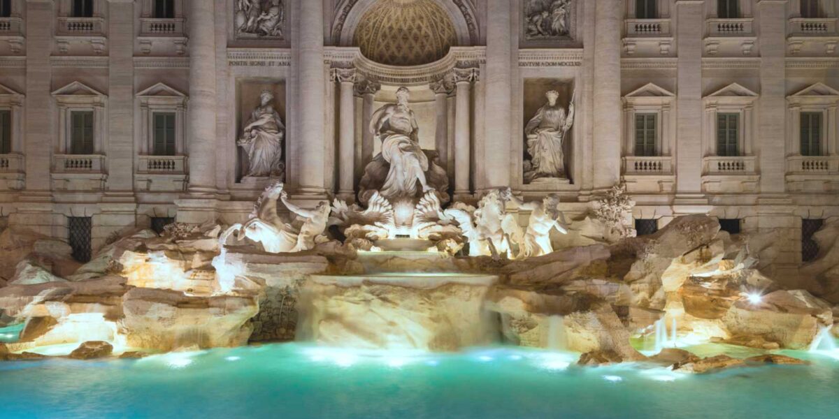 La celebre Fontana di Trevi di Roma, uno dei monumenti simbolo della capitale nel mondo