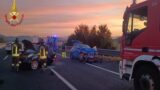 Roma, spaventoso incidente sull’autostrada A1: morto un 74 enne, tratto chiuso (FOTO)