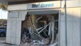 Roma Montagnola, tentano la ‘spaccata’ alla banca per portare via il bancomat: ladri in fuga nella notte