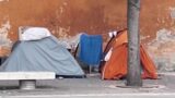 Roma pronta per il Giubileo: in giro tra rifiuti, tendopoli e degrado (VIDEO)