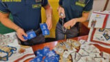 Giubileo, maxisequestro di oggetti sacri con il logo dell’Anno Santo