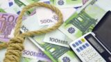 Usura “in famiglia” a Frascati, arrestato imprenditore: prestiti al 20% al mese e minacce alle vittime, indagate anche moglie e figlie