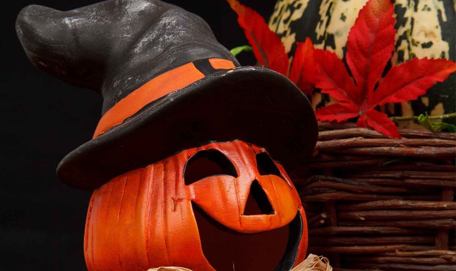 Halloween 2024, frasi e messaggi di auguri da inviare il 31 ottobre su WhatsApp e Facebook