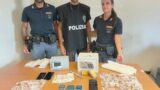 Roma, spacciatore in manette a 71 anni: trasportava in auto 10 kg di droga