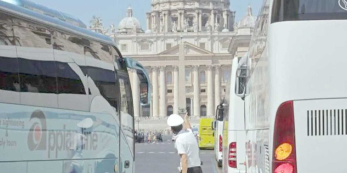 Bus turistici a Roma, a due passi da piazza San Pietro e Vaticano