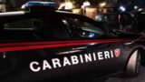 Violenza domestica a Roma: minaccia la madre con un coltello