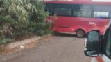 Roma, perde il controllo del bus e fa strike di auto: 7 feriti (FOTO)
