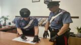 Roma, ecstasy nel cortile della scuola: preside scopre bustina piena di droga