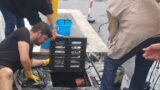 Via Boccea si allaga, residenti puliscono “da soli” i tombini infilando le braccia nella melma