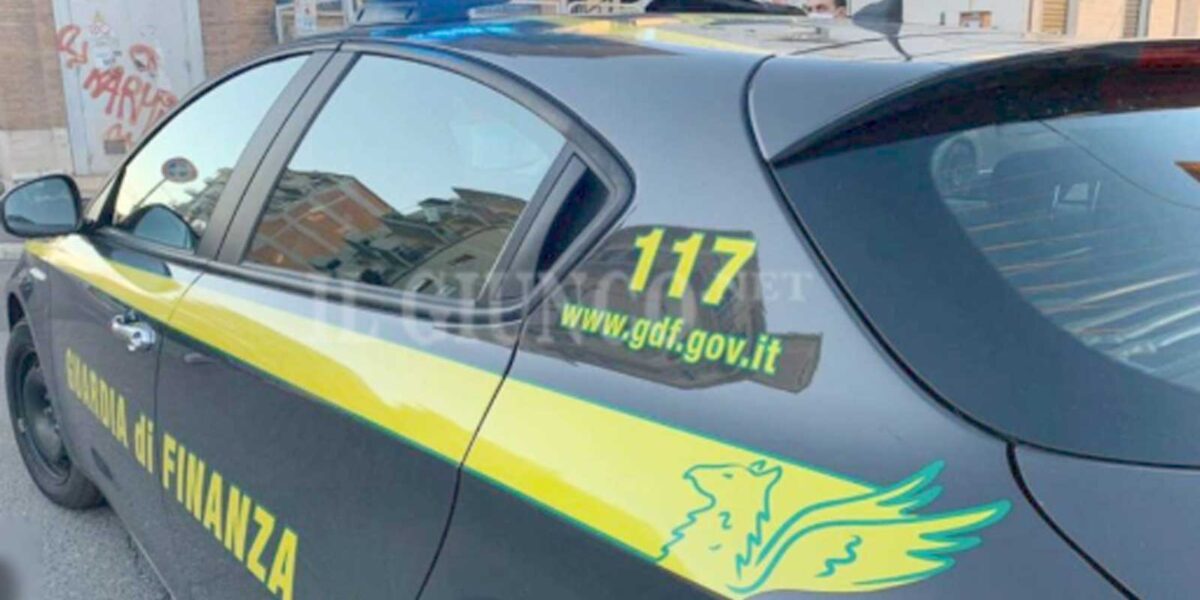 Roma, Guardia di Finanza in azione
