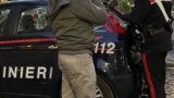 Roma, “Dobbiamo chiarire”: schiaffi e pugni all’ex, poi picchia pure il padre di lei