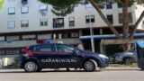 Roma, maltrattamenti in famiglia, minacce e richieste di denaro per comprare la droga: arrestato 23enne