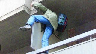 Ladri acrobati a Roma, furti a raffica negli appartamenti, condomino ne sventa 3 nel suo palazzo