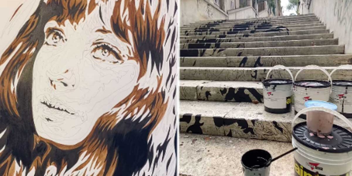 A sinistra, il ritratto di Monica Vitti, a destra la scalinata dei Parioli su cui lo stanno realizzando