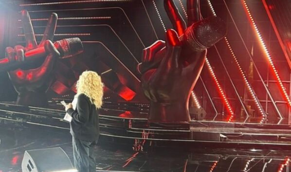 Ascolti TV venerdì 12 Dicembre 2025: chi ha vinto tra The Voice Senior e Io Sono Farah? Dati Auditel e share