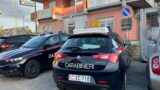 Ardea, rompono il vetro di un’auto e poi nella fuga investono un Carabiniere: arrestata 29enne rom