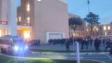 Roma, scontri alla Sapienza tra studenti di destra e sinistra: ferito un vigilante