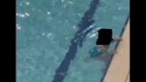 Roma, bimba di 3 anni rischia di annegare durante la lezione di nuoto: l’istruttore era assente