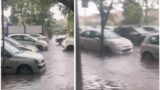 Bomba d’acqua ‘sommerge’ strade e auto tra Ostia e Fiumicino